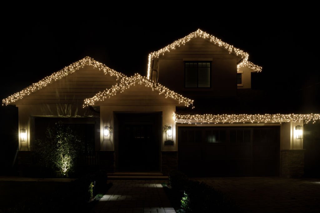 Roofline Christmas lights on a home